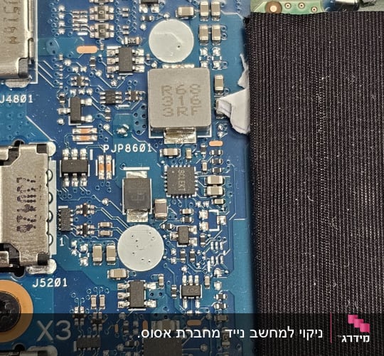 לוח אם עם רכיבים אלקטרוניים ומעגלים מודפסים